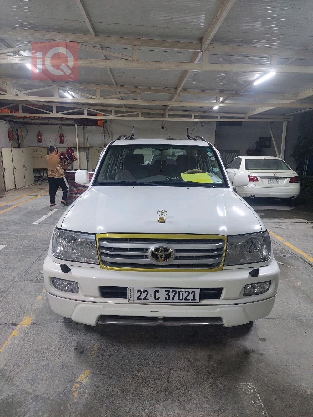 Toyota Land Cruiser